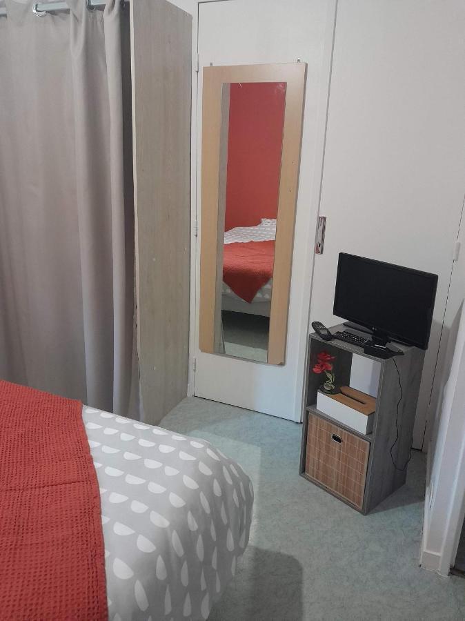 Chambre D'Hote Le Pin Ла-Тур-дю-Пен Экстерьер фото